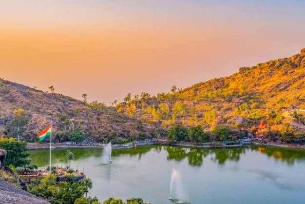 Jaipur-Ranthambore-Udaipur-Kumbalgarh-Mountabu-Jodhpur-Jaisalmer Tour Package